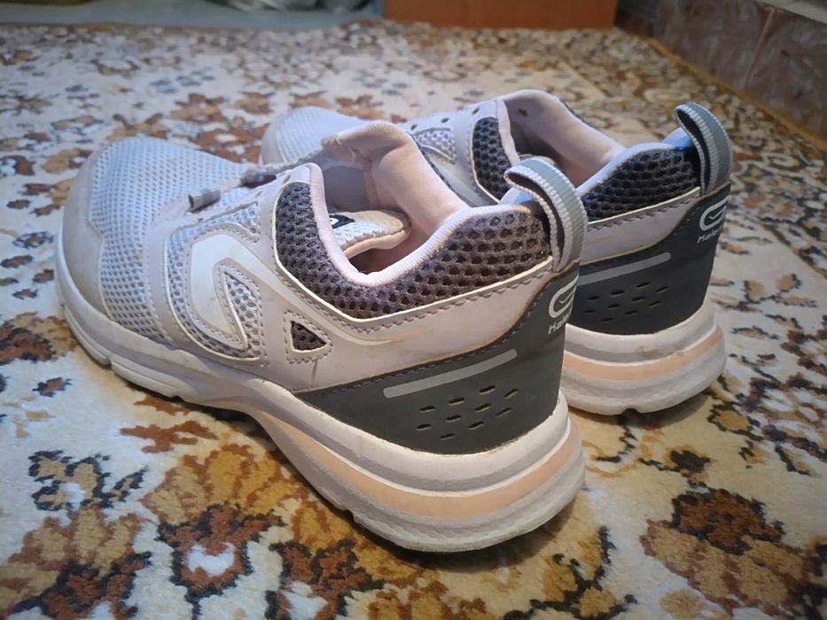 Спортни дамски маратонки от Холандия