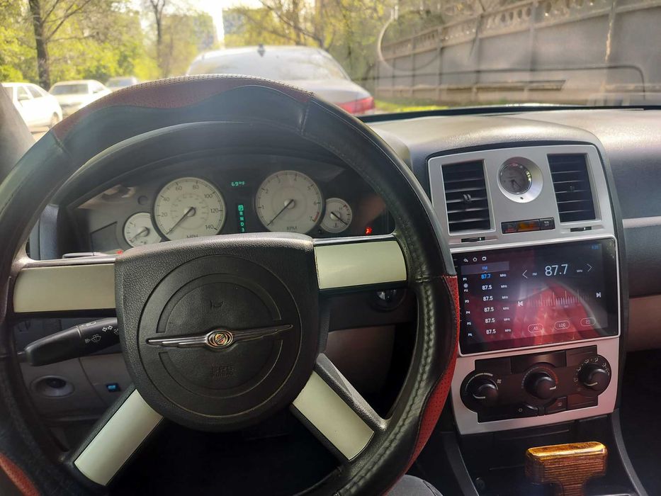Chrysler 300C 2006г 2.7л