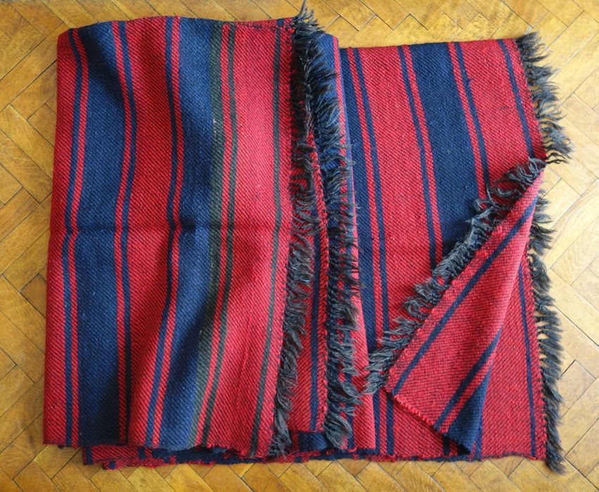 Ръчно тъкана вълнена черга - нова