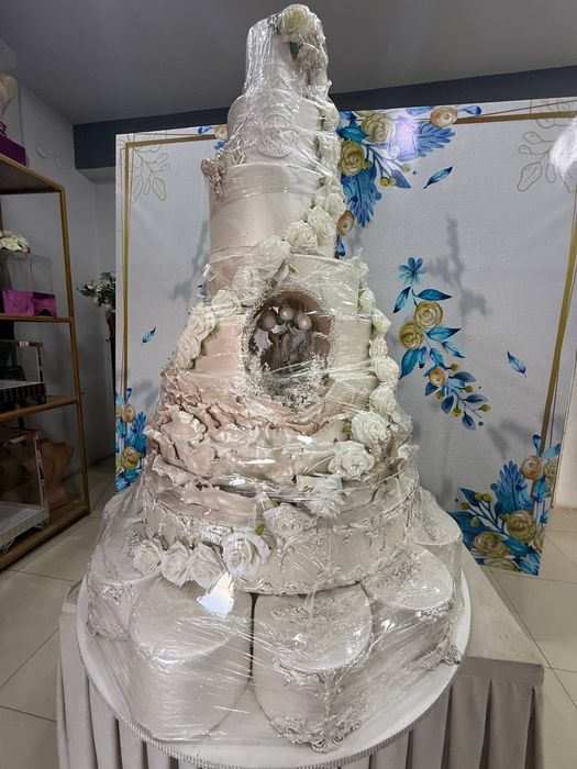 Tort maket  xolati yangi