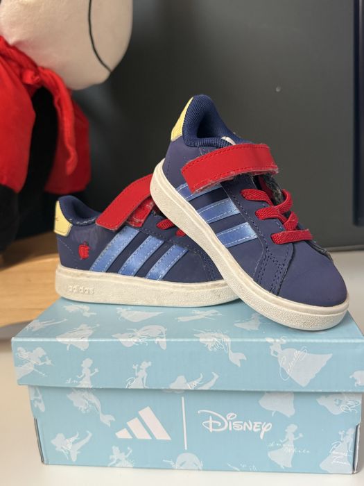Маратонки adidas