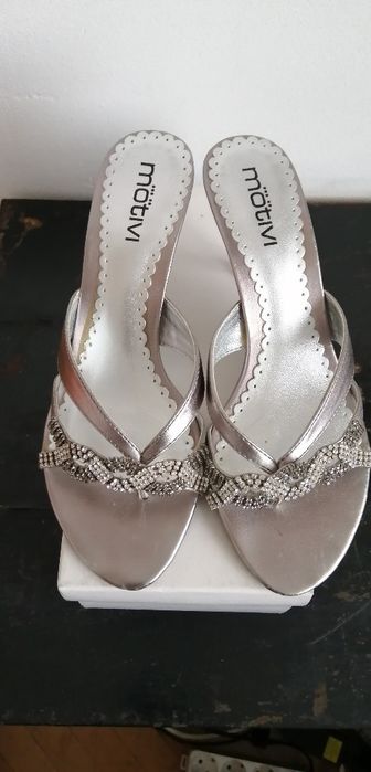 Официални елегантни чехли Motivi