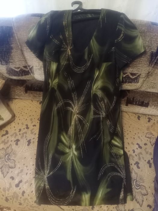 Продается платье размер 52-54