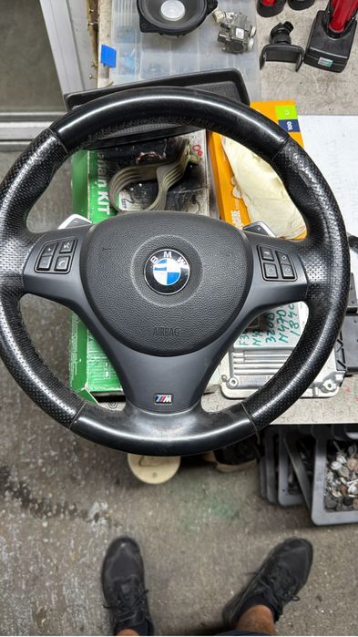 Volan m pachet padele bmw e90 e91 e92 e93 e87 e81 e82 e88 e84