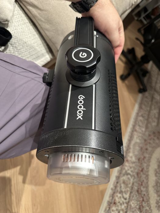 Godox sl200II 5600 кельвинов
