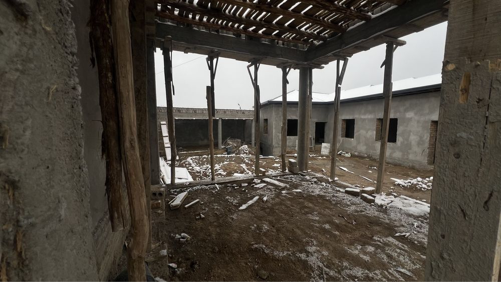 Raysentr Nurxayot qurilush tugalanmagan uchastka sotiladi