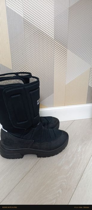 Продам детскую обувь