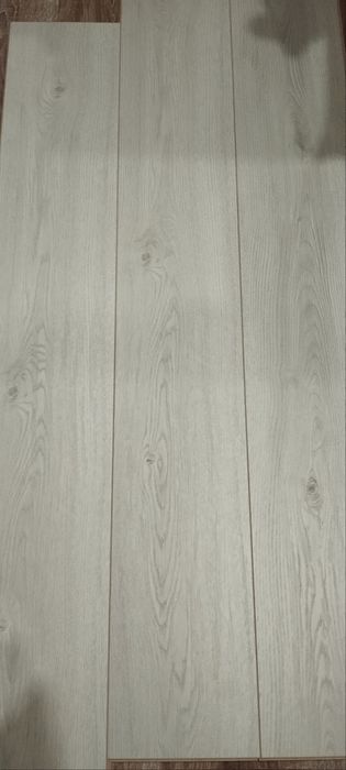 Прочное покрытия пола.