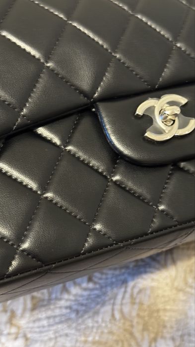 Продаю сумку Chanel в телячьей коже