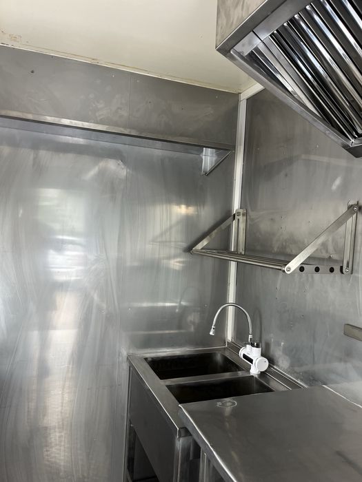 Rulota comerciala Fast Food / Food Truck de inchiriat