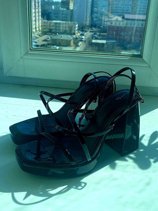 Продам босоножки 36-37 размер