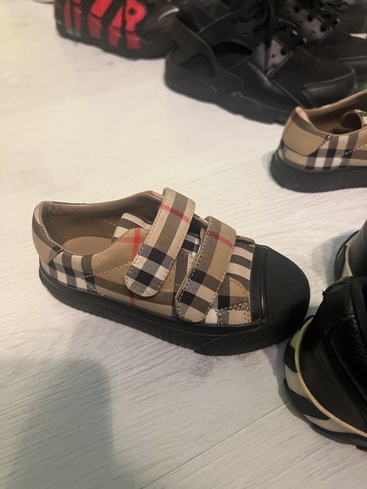 61 perechi de încāltāminte bāieti (18 -37,5 cm)| Nike, Jordan, Adidas, Vans, Burberry, Off-White, Moon Boot