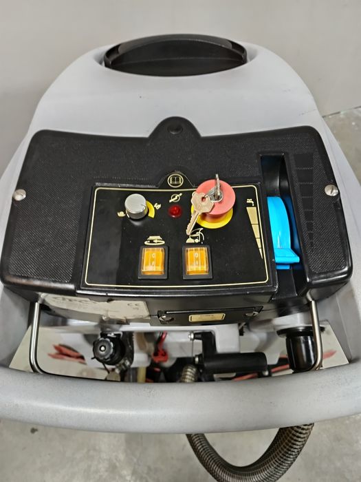 Акумулаторна подопочистваща машина IPC Cleantime BD 60