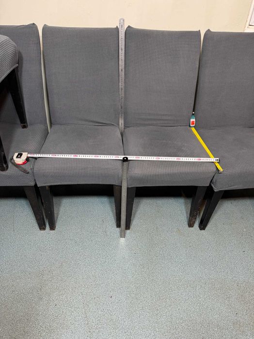 диван и столы для кафе