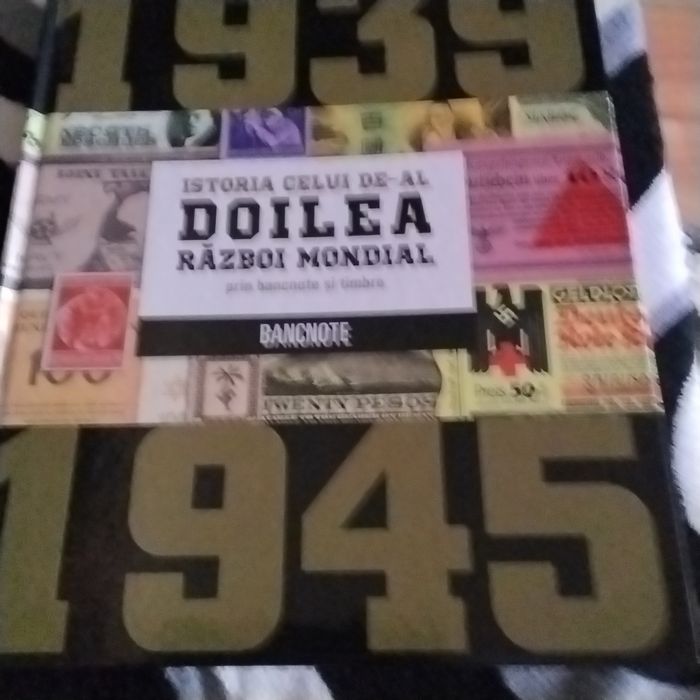 Volum cu bancnote și monede printate din cel de l doilea război mondial