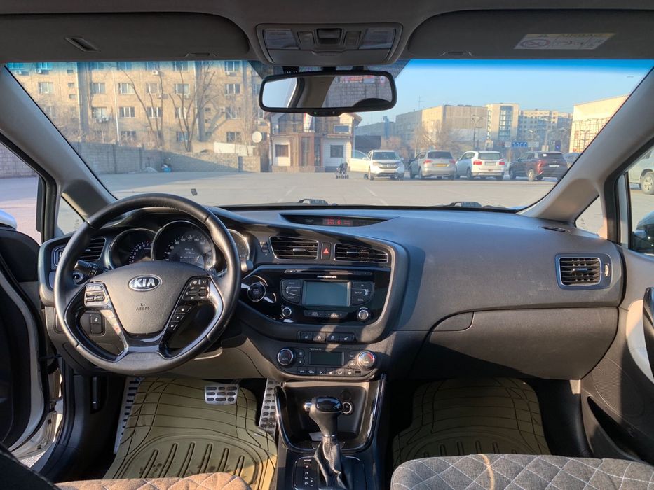 Продам автомобиль Kia Cee’d