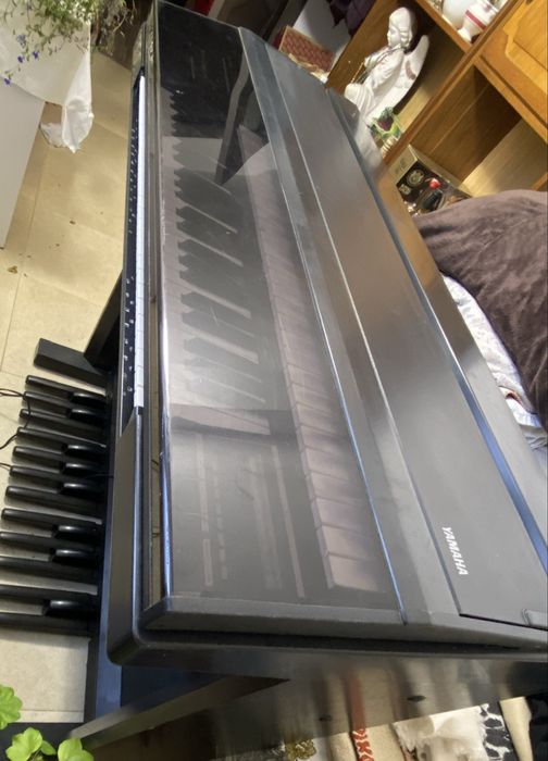 Yamaha Electone HE-8