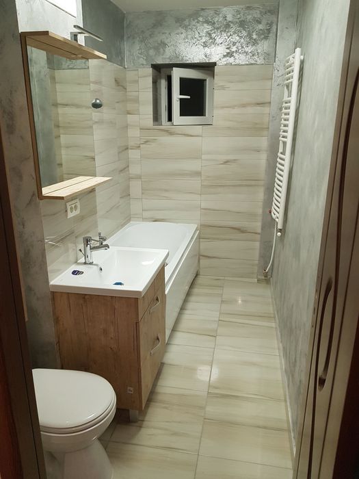 Apartament cu 2 Camere Zona centrala . Langa Scoala 10