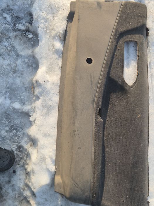 Продаються обшивки на двери passat B4