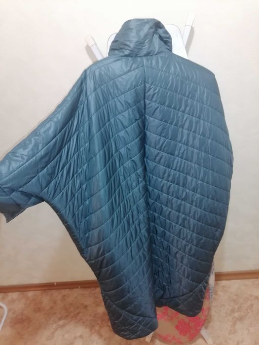 Продам весенне-осеннее пальто.  Торг