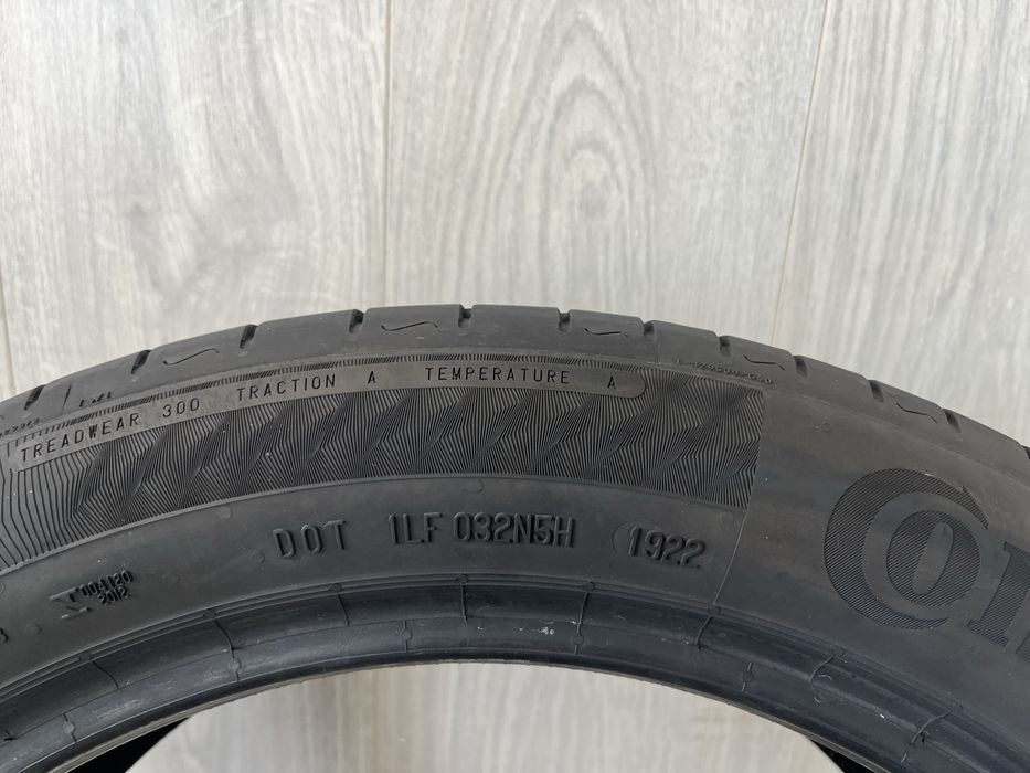 Летни гуми 215/50/17 Continental PremiumContact C