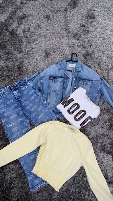 Vand hanorace,blugi si geaca de blugi