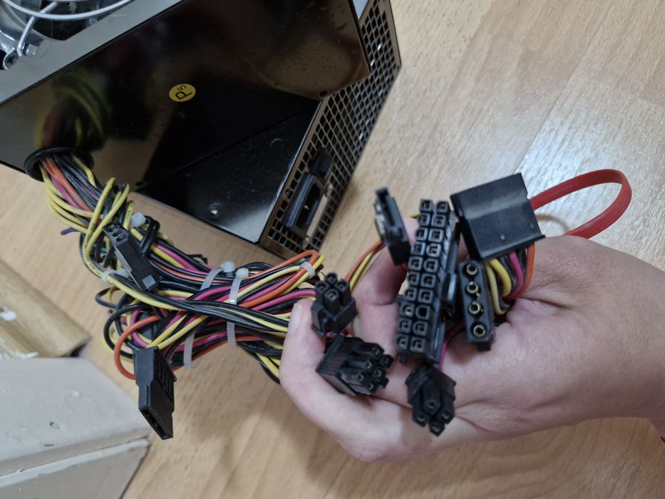 Продам блоки питания Huntkey 450W