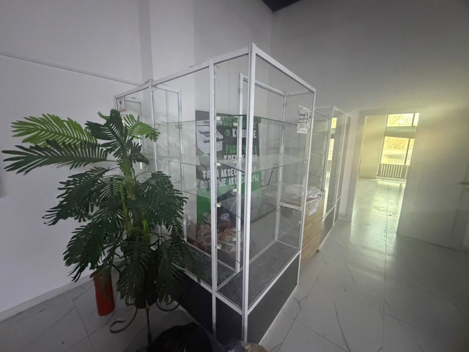 Продается витрина