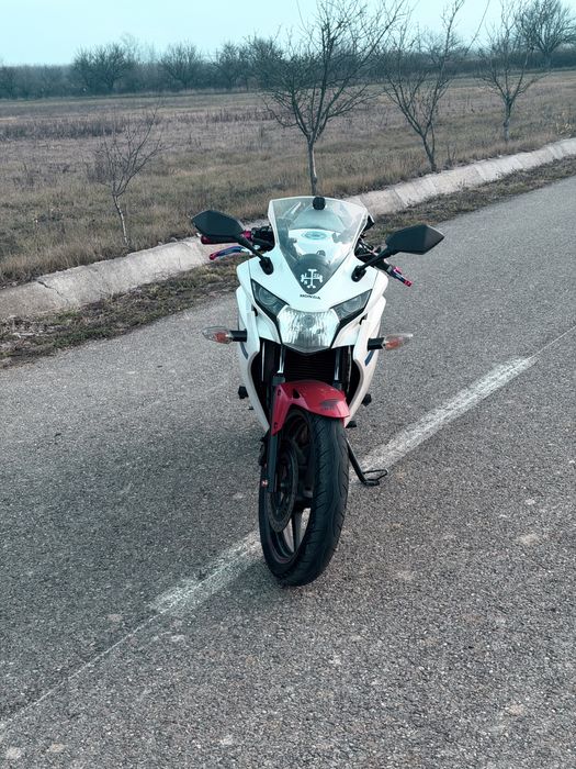 Honda CBR125R 2015