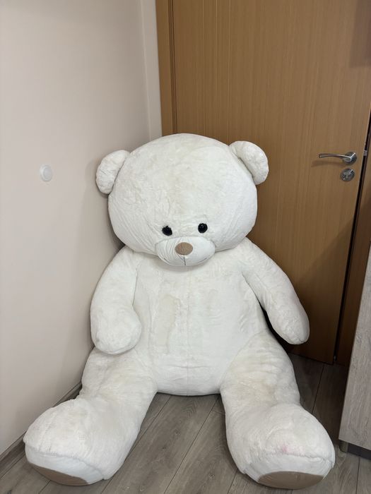 Продавам голяма плюшена мечка