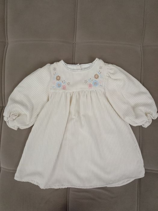 Нежное платье для девочки новое