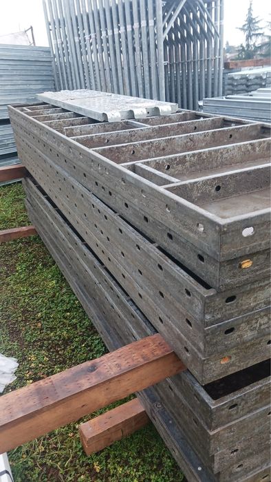 Schela de constructii 23€ m4, discutabila