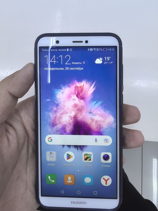 Смартфон Huawei P smart