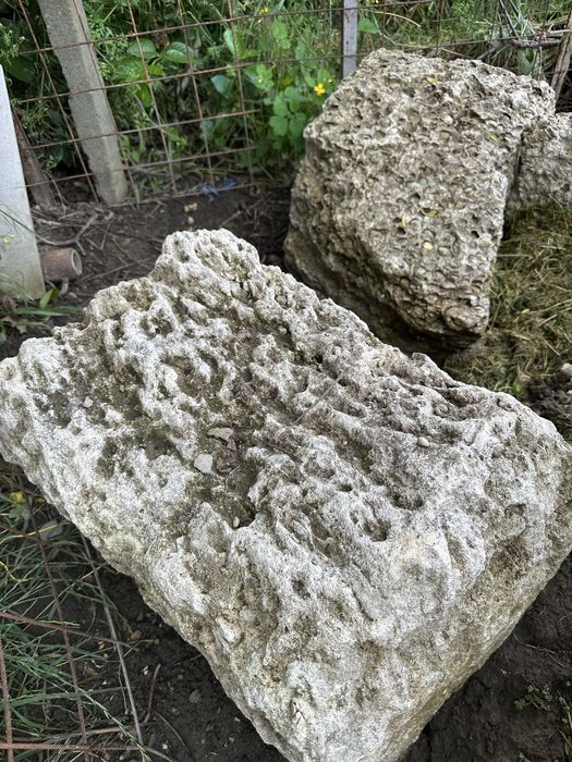 Pietre antice decorative de mari dimensiuni