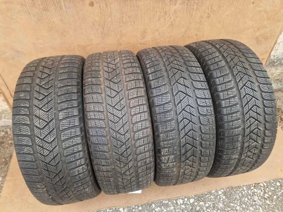 4 Pirelli R19 235/45 зимни гуми runflat DOT3618
