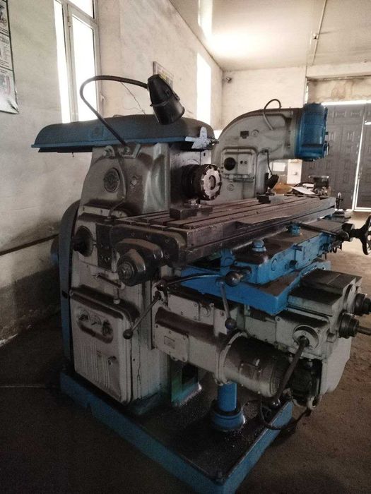 Горизонтально-Фрезерный станок 6М82  б/у