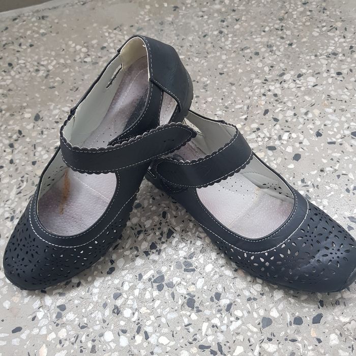 Черни обувки, черни пантофи с лепки