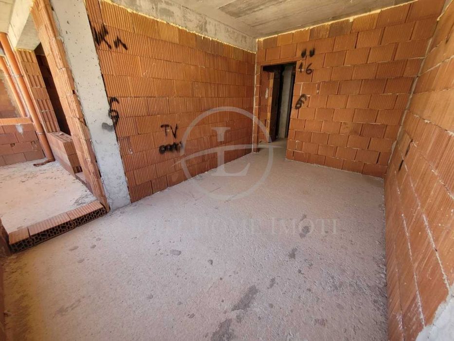 Продава се Двустаен апартамент в Пловдив, Остромила - 58 кв.м за 1430 €/кв.м - Снимка #3