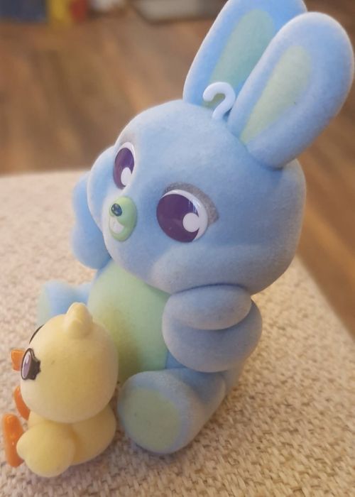 куче с бутилка , зайче и пиленце