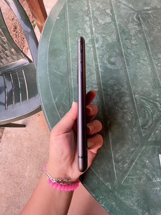 iPhone 11 за части