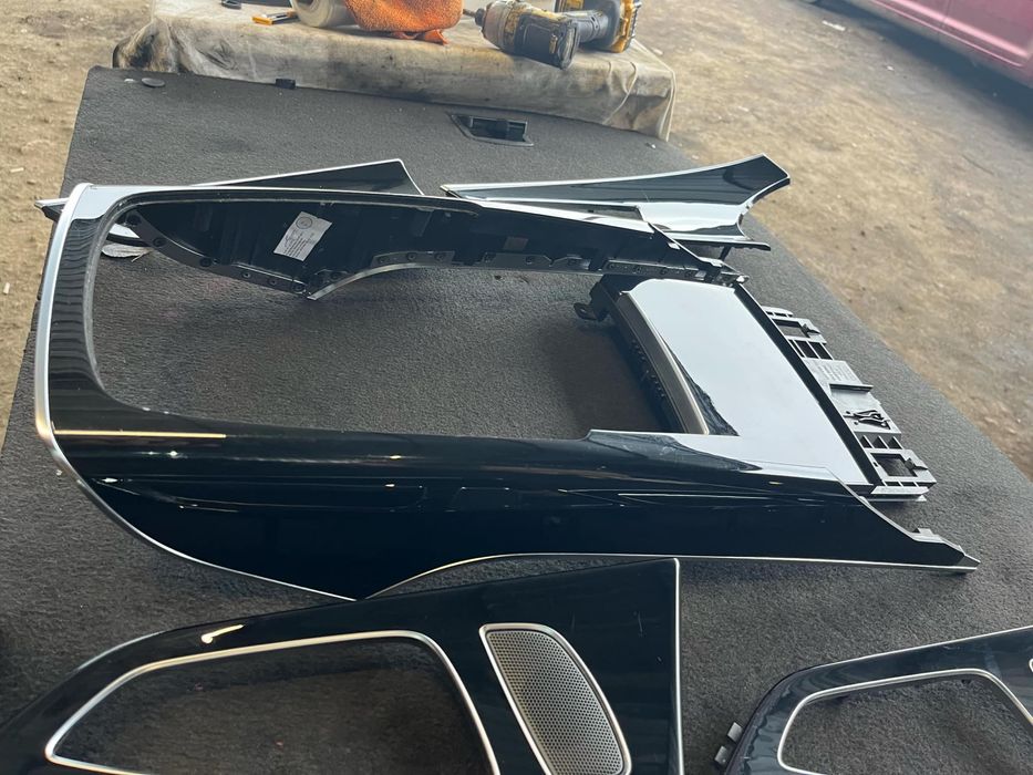 Комплект интериорни лайсни AUDI A6 C7 4g колплект множе и на бройка