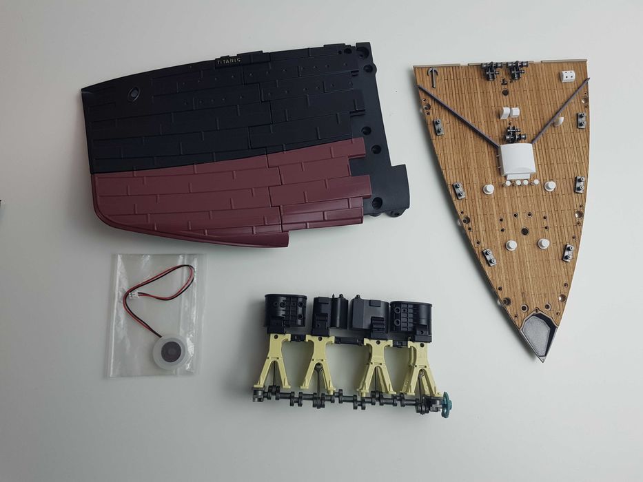 Vand piese din macheta 1:200 RMS Titanic - Hachette (Libertatea)