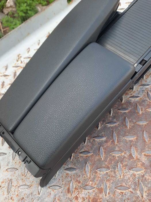 Подлакътник Мерцедес W204