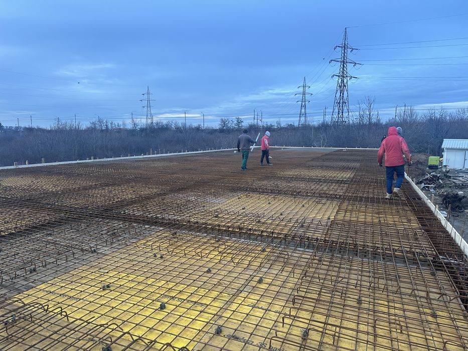 Firma de constructi porfesionista( case la rosu,izolati termice)