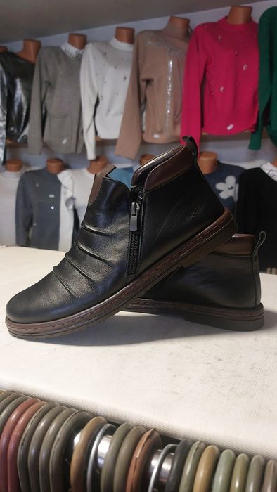 Vând ghete piele marimea 40