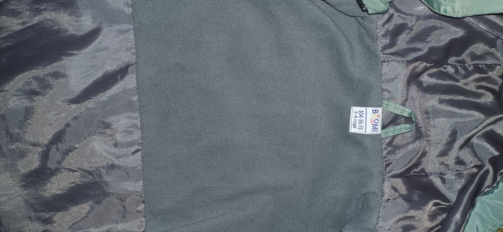 Продам ветровку на мальчика