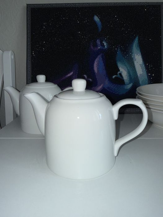 Ақ шәйнектер (белые чайники)