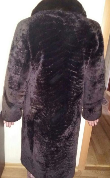 Продам мутоновую шубу.