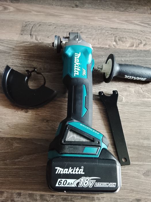 Flex Makita DGA 504 cu variator de viteza și baterie de 6A NOU