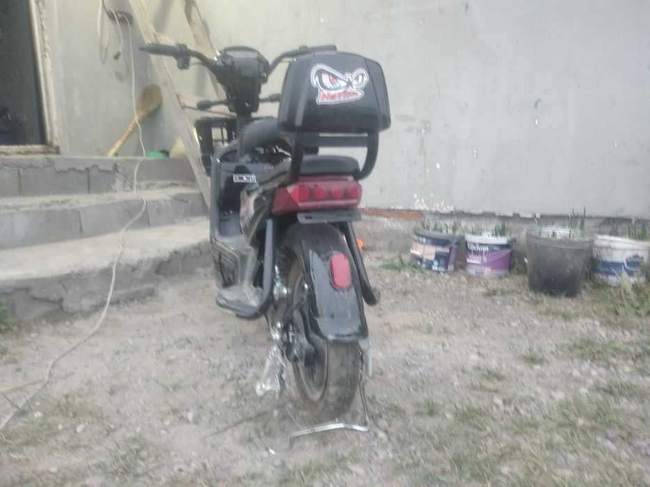Продам скутер ск8 очень вид имеет